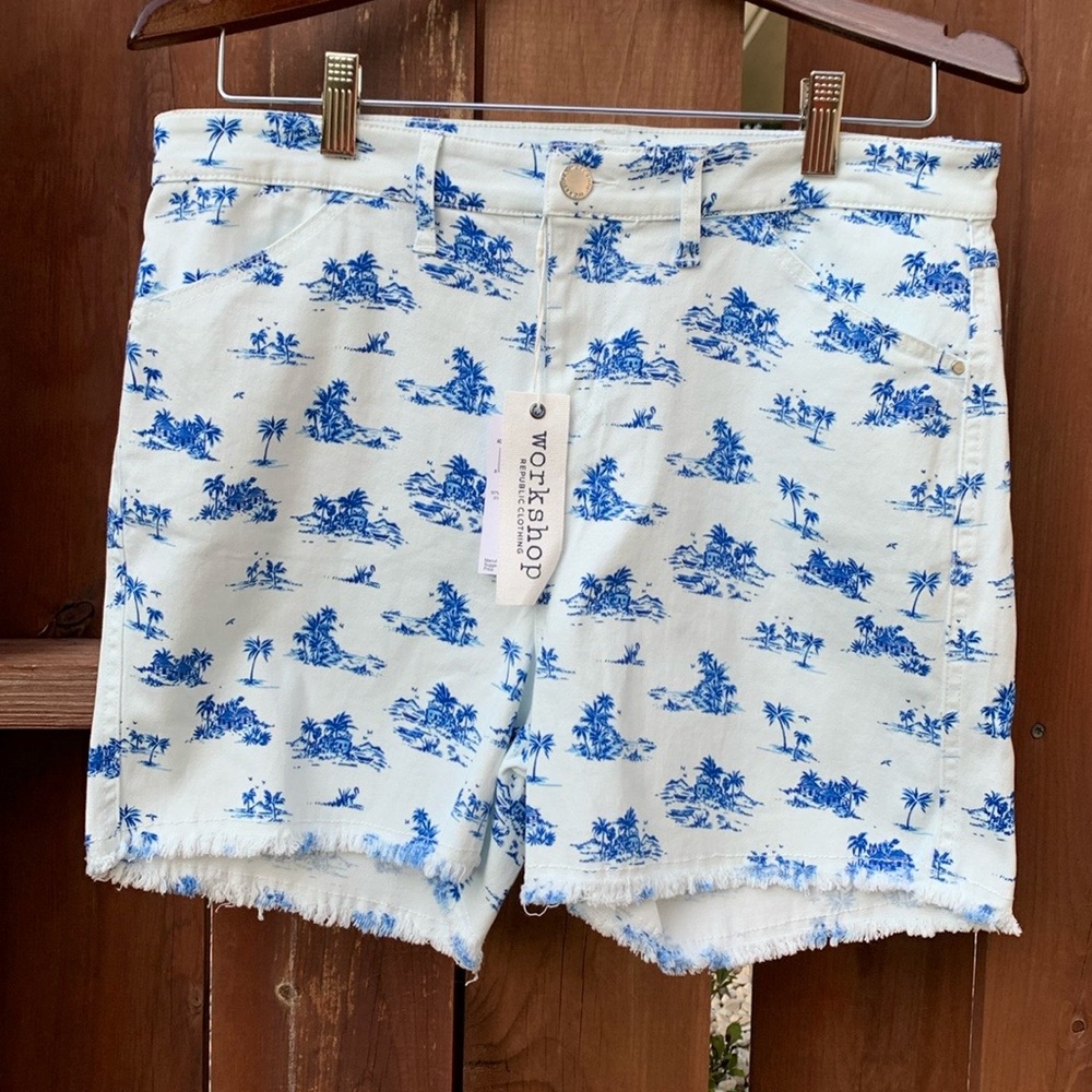 NWT Workshop Republic Clothing Size 10 Blue White Shorts Tropical Palm Trees